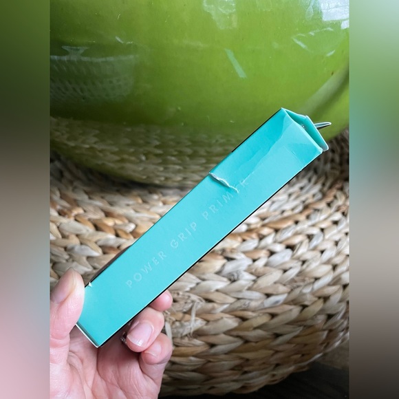 5$ add on - e.l.f. Power grip primer - NIB - Picture 3 of 6